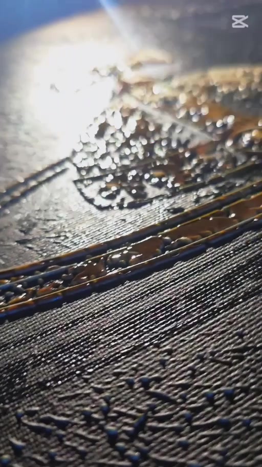 Macro di una superficie stampata con texture e dettagli in rilievo